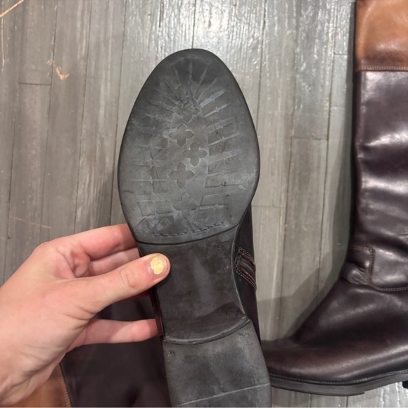 Brown Leather Heeled Boots - Picture 5 of 7